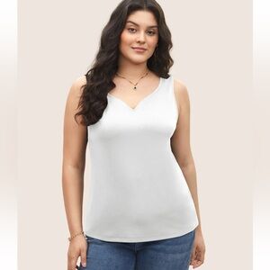 BloomChic Plus Size 2XL Solid Rib Knit Heart Neckline Tank Top us18-20